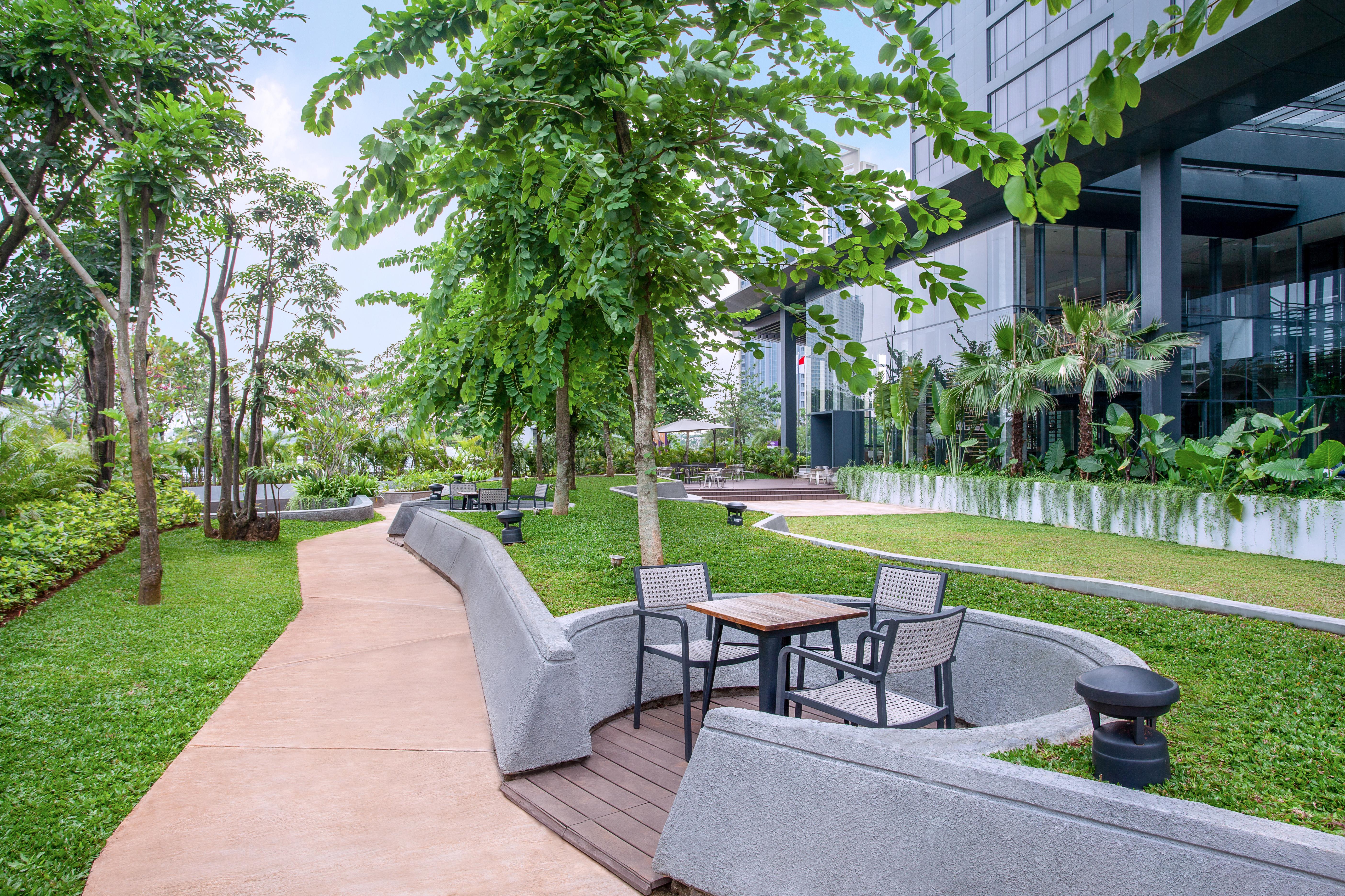 Mercure Tangerang Bsd City Екстериор снимка